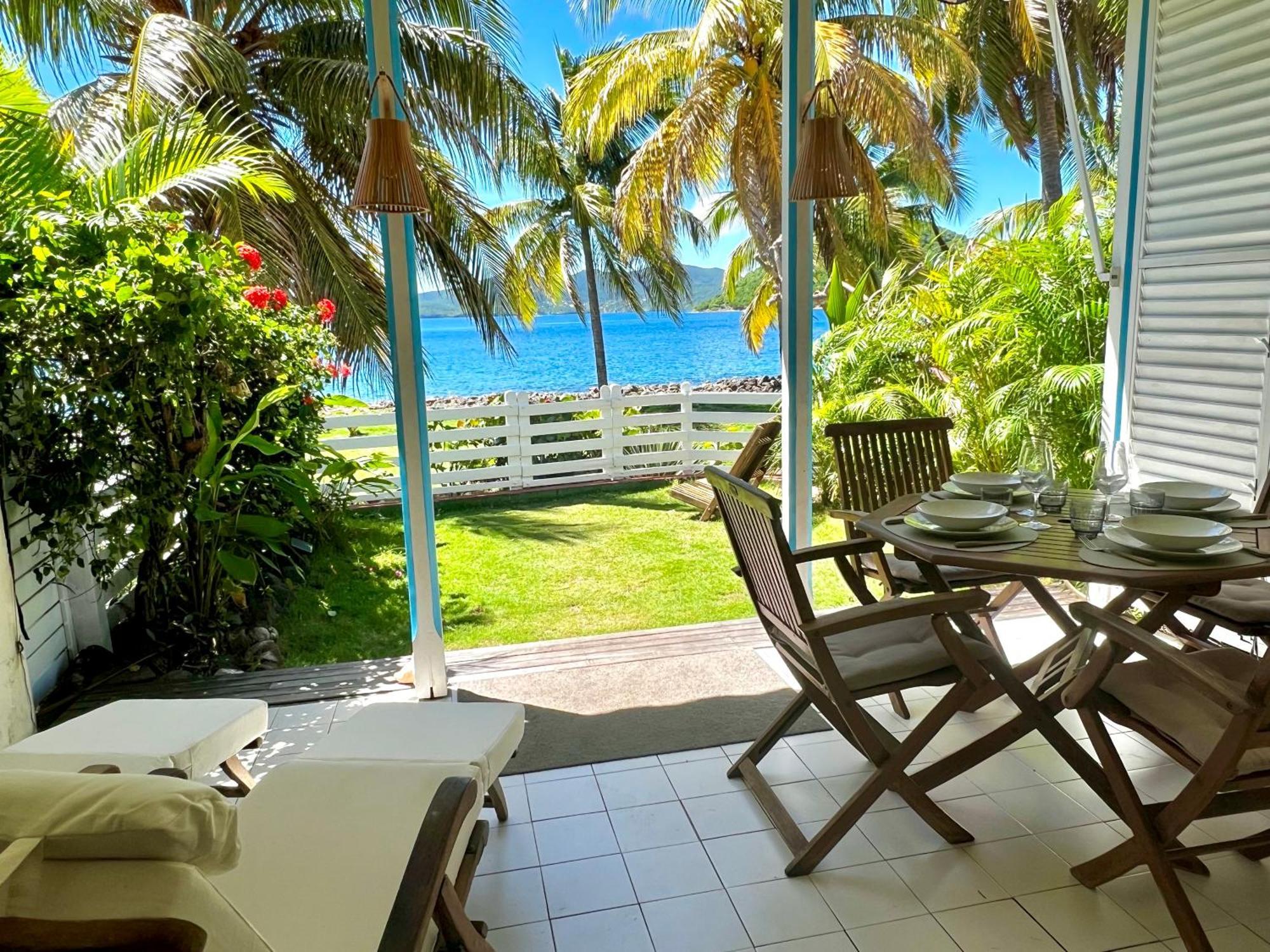 Bungalow Sucrier, Les Pieds Dans L'Eau Terre-De-Haut Exterior photo